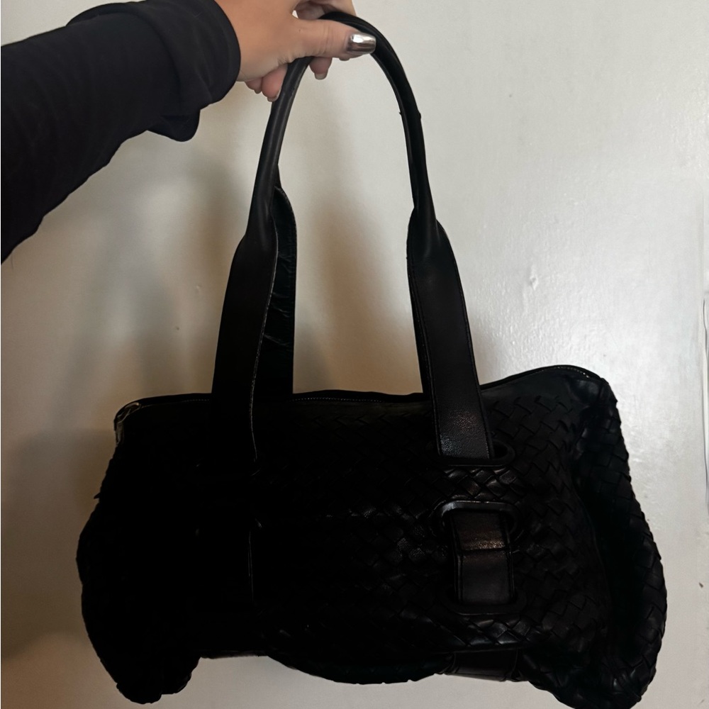 Bottega Veneta Black Woven Shoulder Bag - Picture 2 of 15